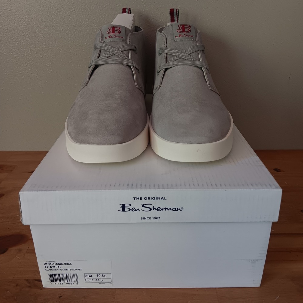 Ben Sherman Men’s Chukka Boots in Light Gray with White Soles